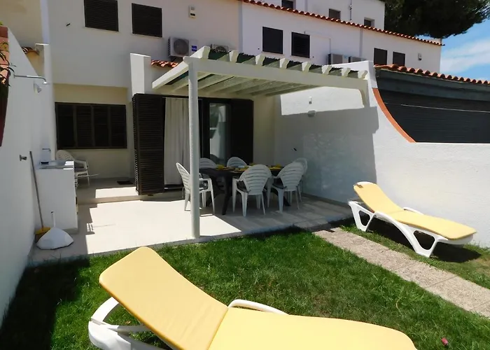 Estrela Mar Marina 펜션 쿼테이라